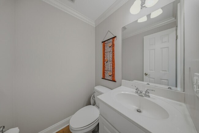 Building Photo - 1707 Summer St