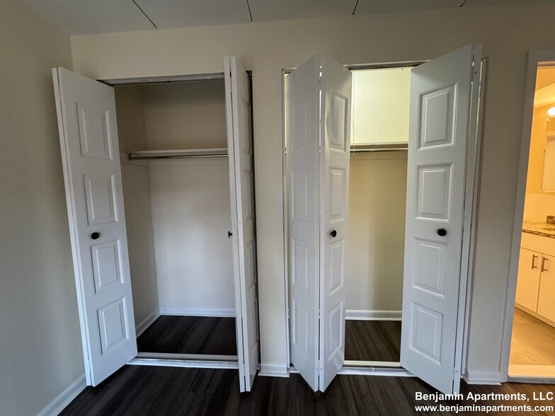 Building Photo - 51 Hill Rd