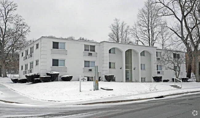 Primary Photo - 2605 Riverside Dr