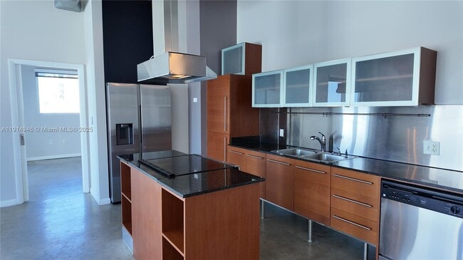 Building Photo - 10 SW South River Dr