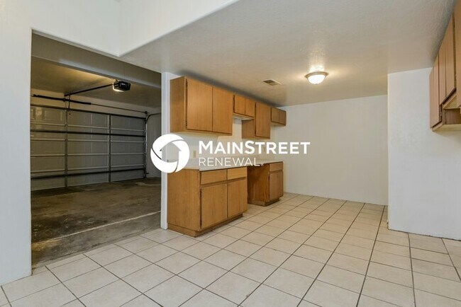 Building Photo - 6 Bedroom Pet-Friendly Home in Tucson, AZ ...