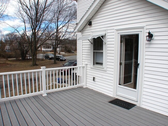 Building Photo - 128 Brooks Ave