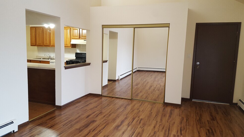 Building Photo - 490 Pleasant Run Dr