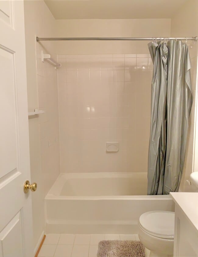 Building Photo - 930 Rainier Rd