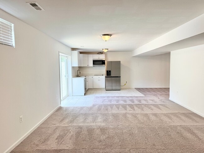 Building Photo - CLOSE TO BROOKE POINT VRE - LARGE ACREAGE HOME - STAFFORD- BASEMENT KITCHENETTE