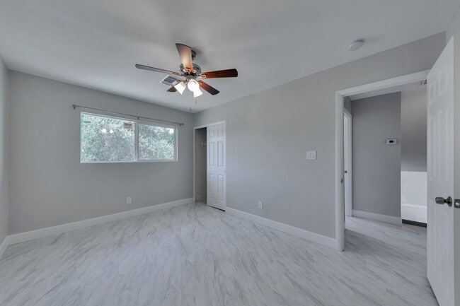 Building Photo - Exceptional 6-Bedroom Home with Pool Near ASU Campus