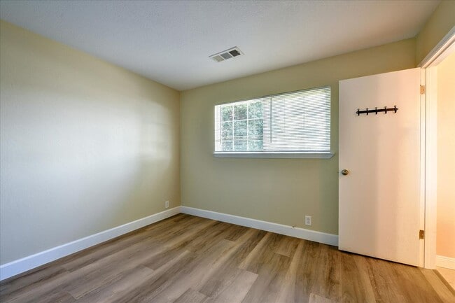 Building Photo - Wow! What a Great Home! Available Soon!