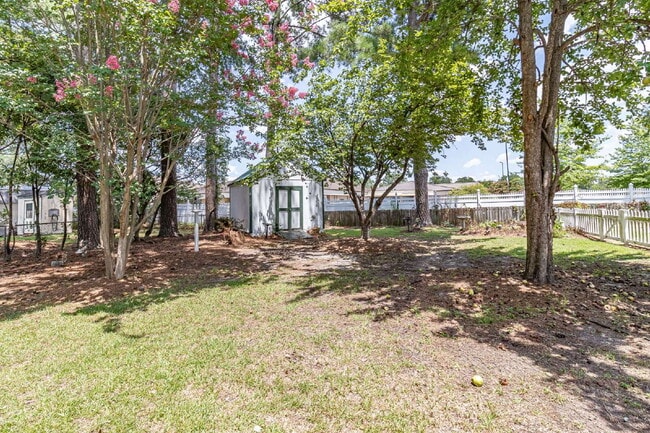 Building Photo - SPACIOUS Brick Home in Goldsboro (Wayne Memorial Drive area)