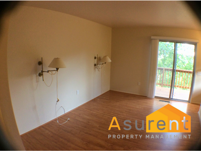 Building Photo - 3-Bedroom/2-Bathroom Home with Amazing Vie...