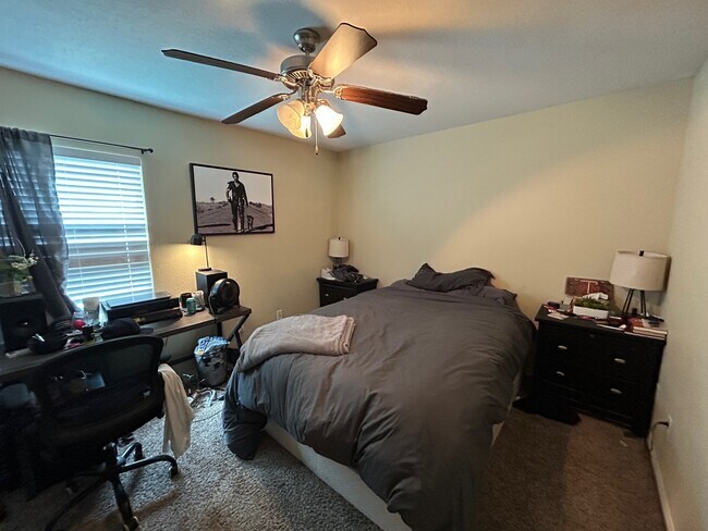 Building Photo - 2502 Horse Shoe Dr