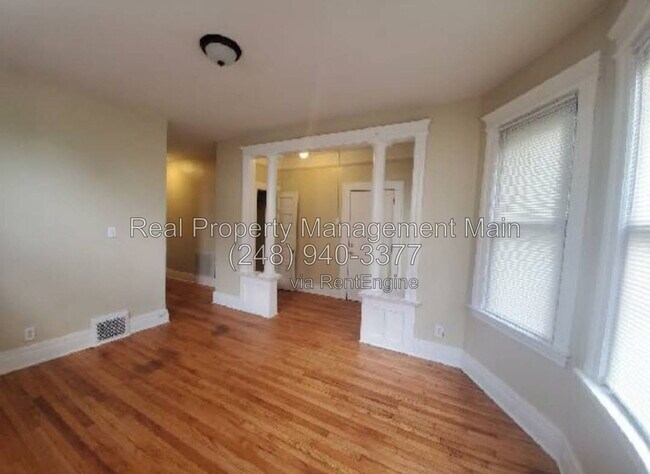 Building Photo - 644 E Ferry St