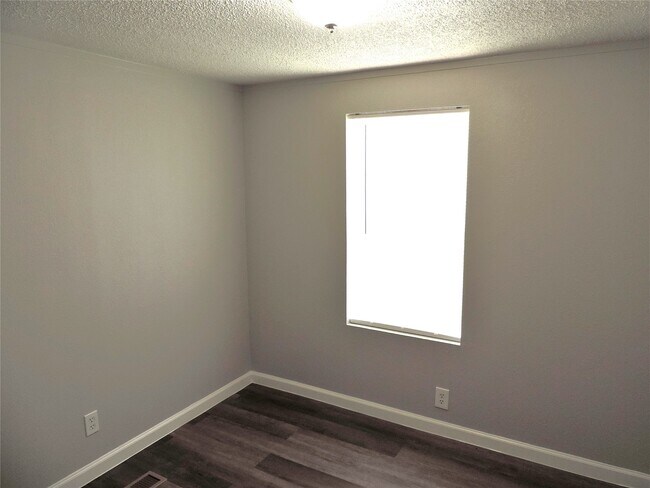 Building Photo - 1668 FM 2518