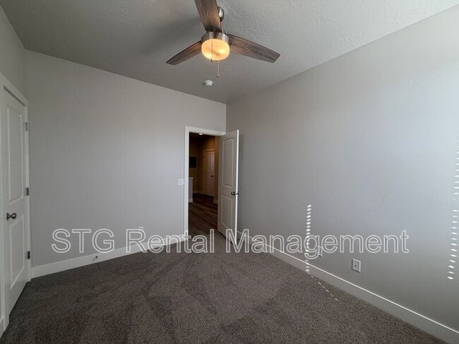 Building Photo - 1020 S 4380 W