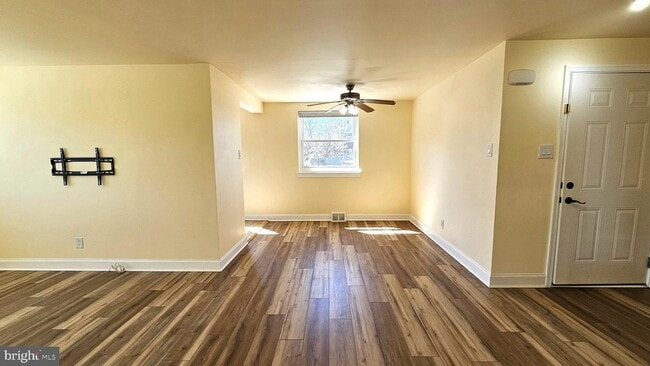 Building Photo - 2806 Ryerson Pl
