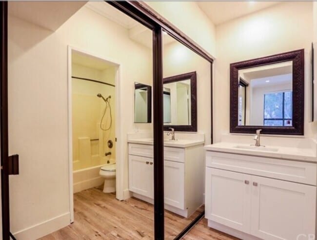 Building Photo - 5722 E Stillwater Ave