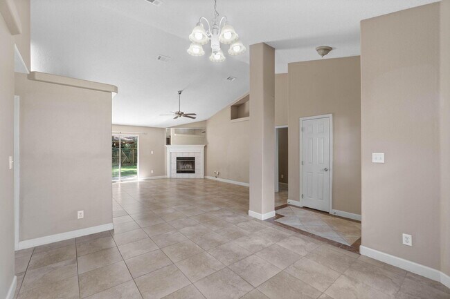 Building Photo - 7968 Lola Cir