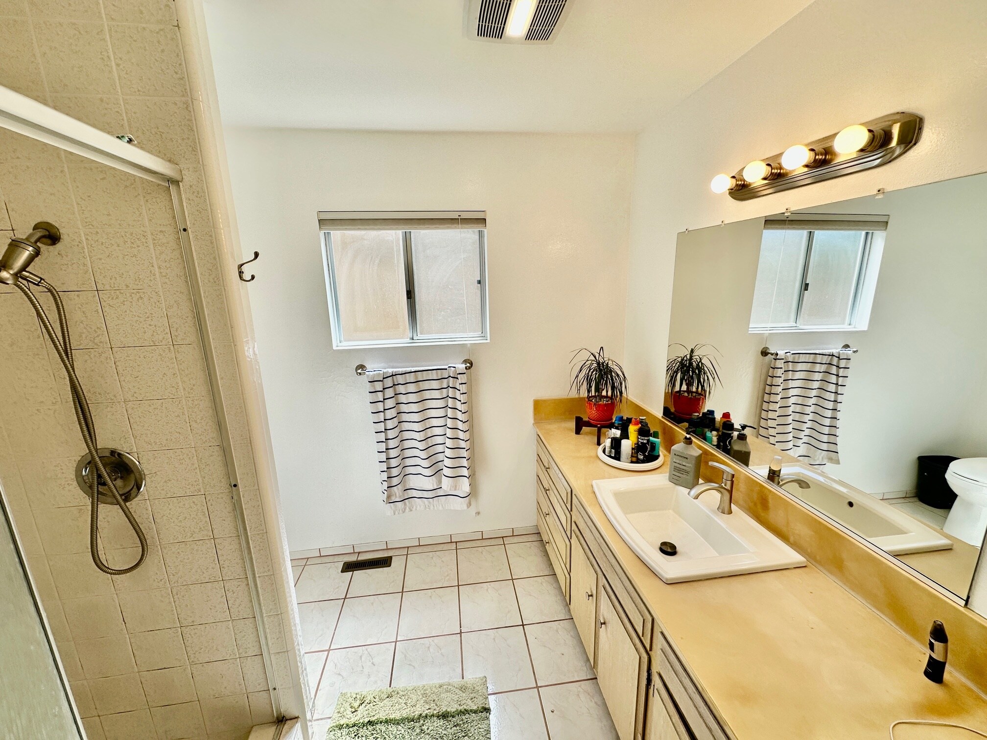 2 Master bedrooms w/private baths! - 31324 Club Vista Ln