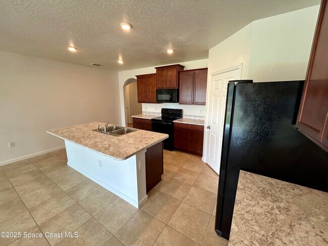 Building Photo - 134 Lure Ct SW