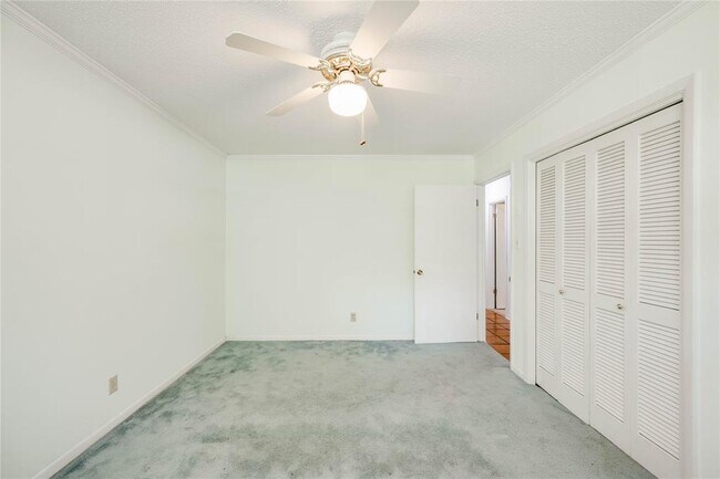 Building Photo - 405 Westbrook Dr
