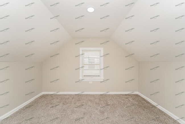 Building Photo - 3163 Lincoln St