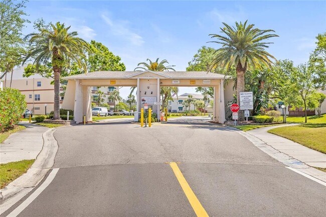 Building Photo - 10032 65th Ave N