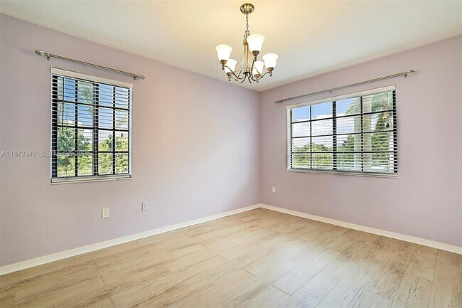 Building Photo - 4905 Midtown Ln