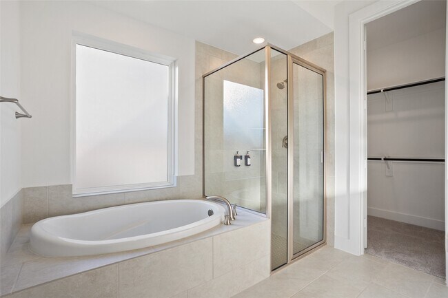 Building Photo - 21211 Metallic Blue Dr