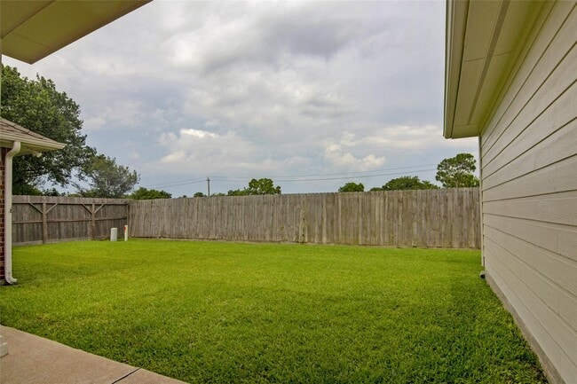 Building Photo - 306 King William Dr