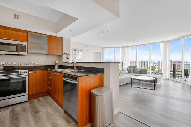 Building Photo - 16699 Collins Ave