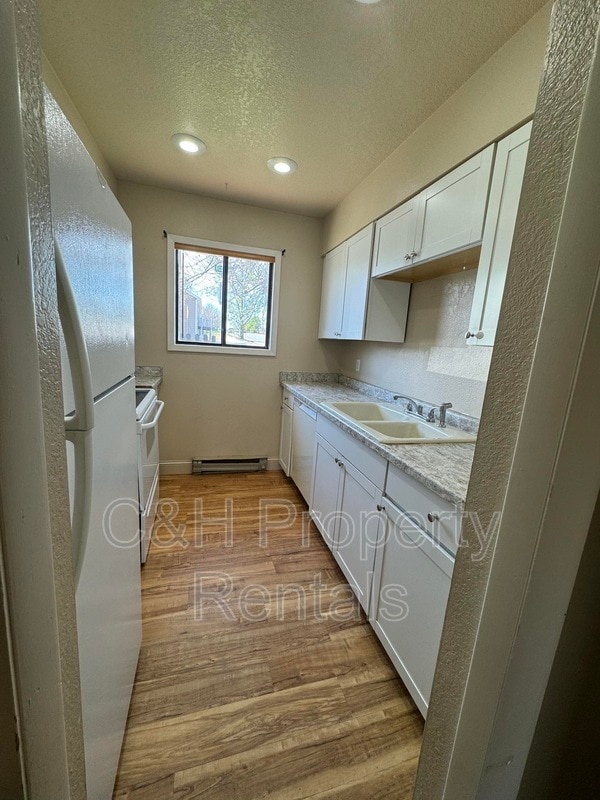 Building Photo - 405 Roxy Ln