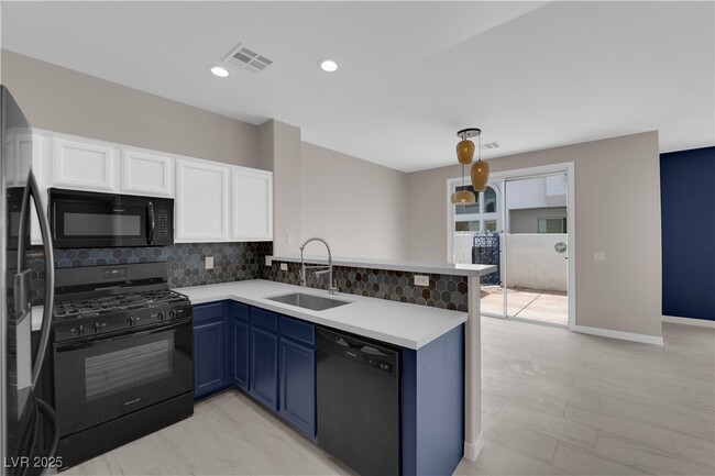 Building Photo - 8739 Villa Jeremiah Ln