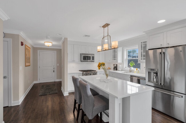 Building Photo - 308 Morris Ave