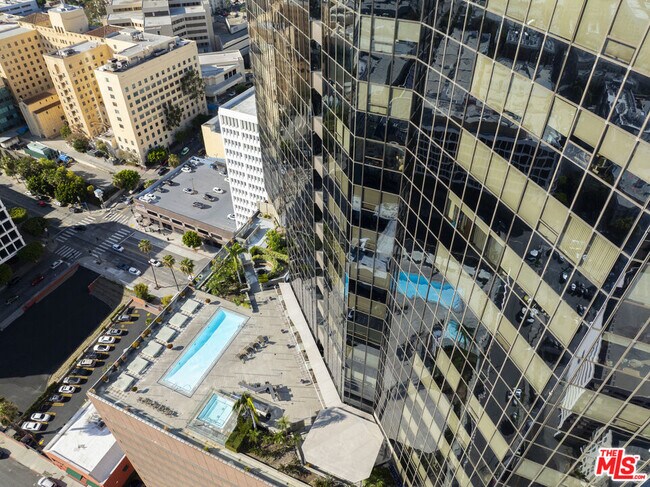Building Photo - 1100 Wilshire Blvd