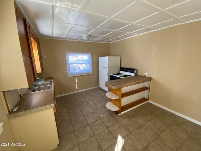Primary Photo - 1037 N 25th St