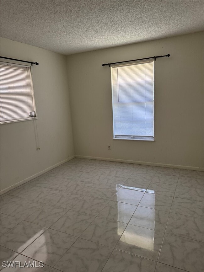 Building Photo - 46 Desert Candle Cir