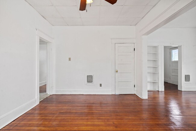 Building Photo - 23 Magnolia Terrace