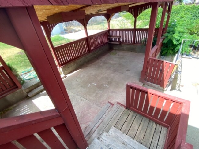 Building Photo - 521 W 400 N