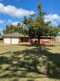 Building Photo - 1865 W Lake Park Dr