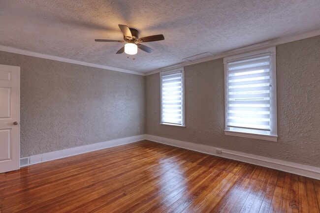 Building Photo - 119 Semmens St