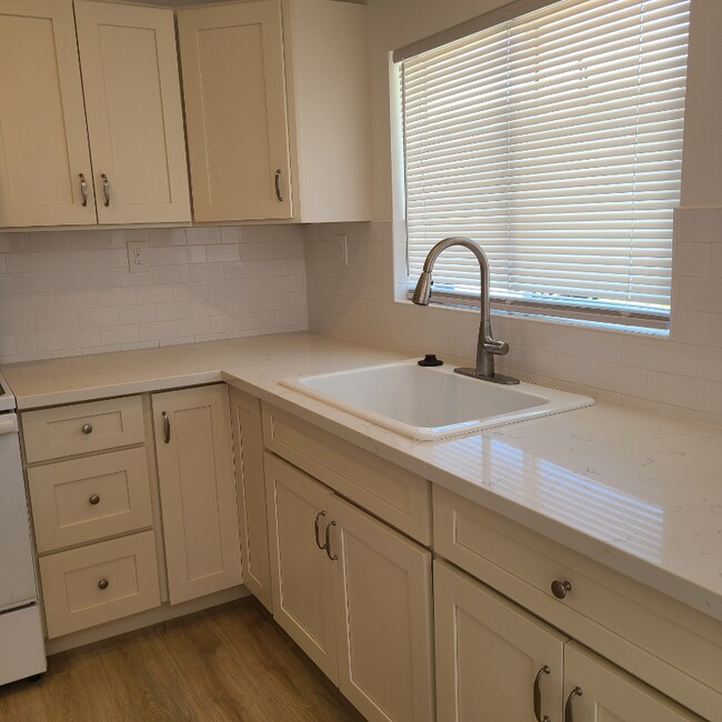Building Photo - 213 Mehani Cir