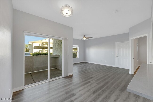 Building Photo - 7255 W Sunset Rd