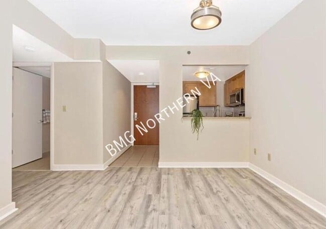 Building Photo - 1150 K St NW