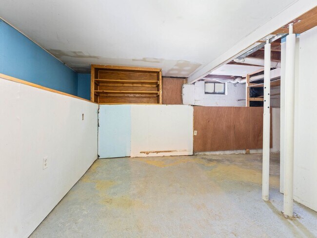 Building Photo - Charming 3-Bedroom Home with Full Basement & Backyard in Lumberton Township