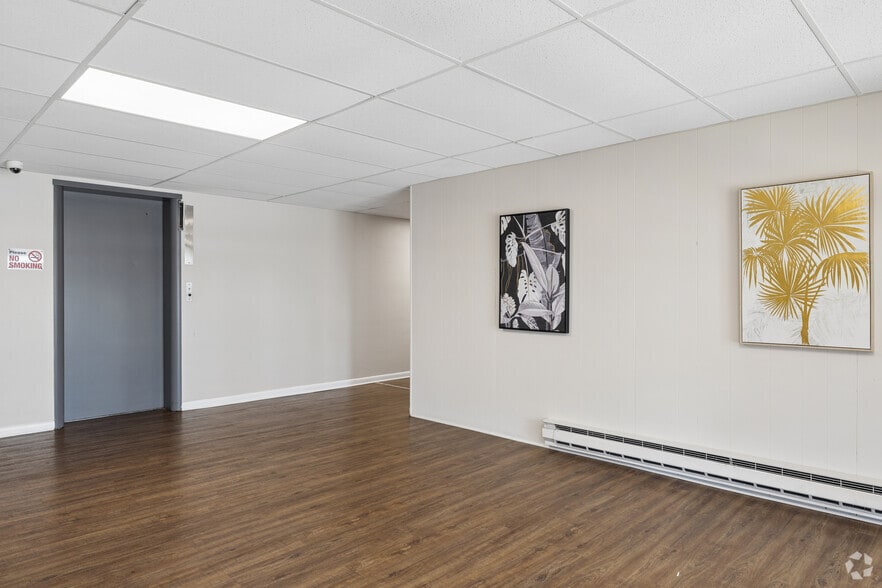 Lobby Photo - Blackrock Homes Apartments