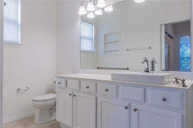 Building Photo - 519 Cadiz Dr