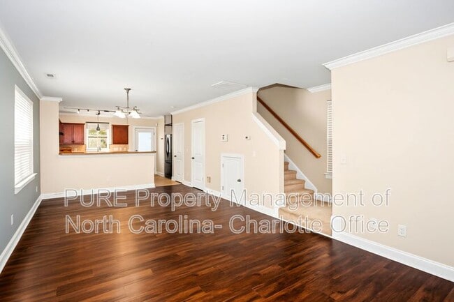 Building Photo - 15959 Rose Glenn Ln
