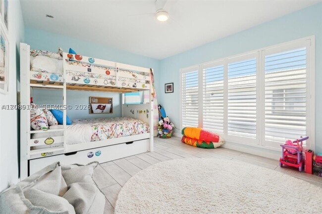 Building Photo - 1187 Hillsboro Mile