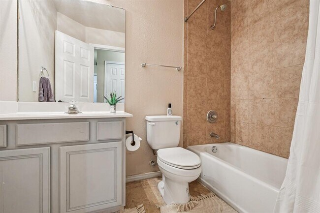 Building Photo - 3308 Ross Cove