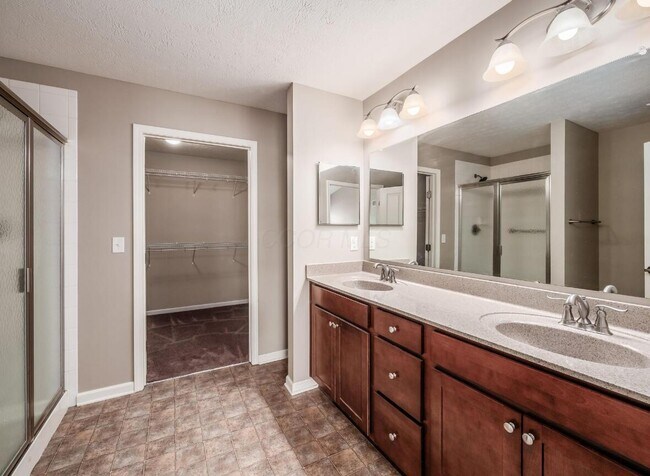 Building Photo - 6985 Kinsale Ln