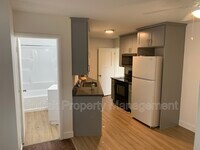 Building Photo - 3739 3325 W